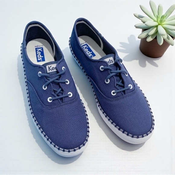 Keds Shoes - Keds Navy Canvas Champion Wave Shoes with White Accents SZ 7.5